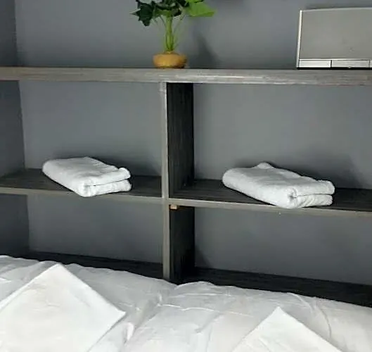 Hotel Ervoruto 23 Makati *